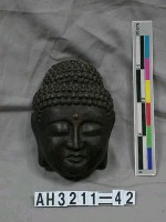 藏品(面具─佛頭)的圖片